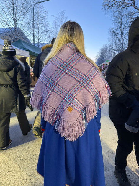Ullsjal/ulloliidni i lavendel med lyseblå