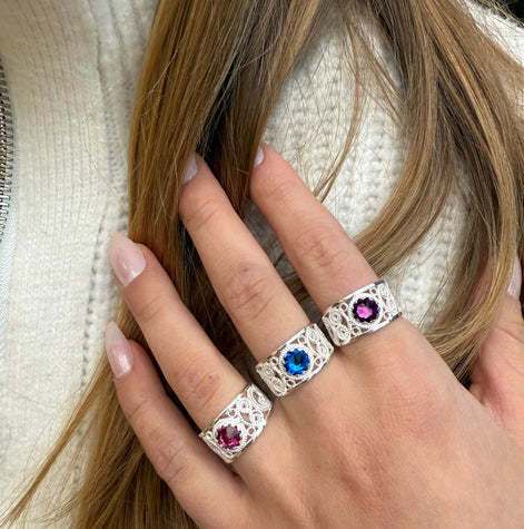 Ring med rød krystall - utsolgt