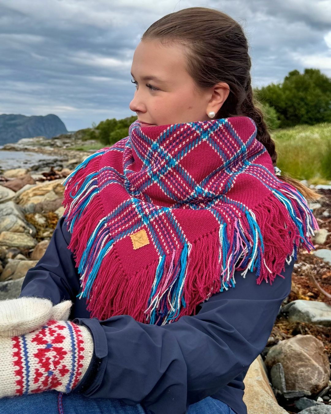 Ullsjal i bringebærrød - utsolgt