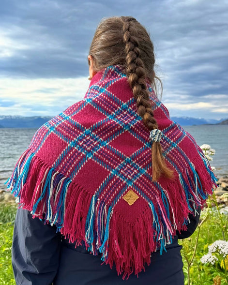 Ullsjal i bringebærrød - utsolgt