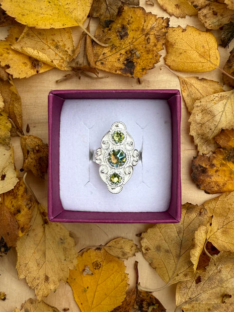 Ring med nordlysblå krystall - utsolgt