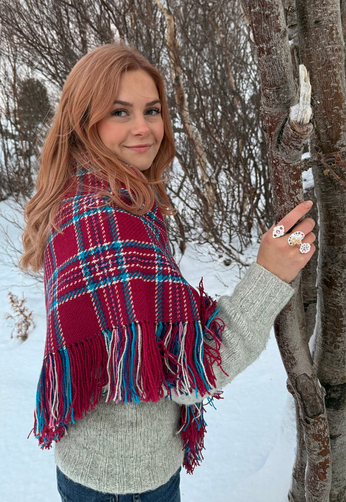 Ullsjal i bringebærrød - utsolgt