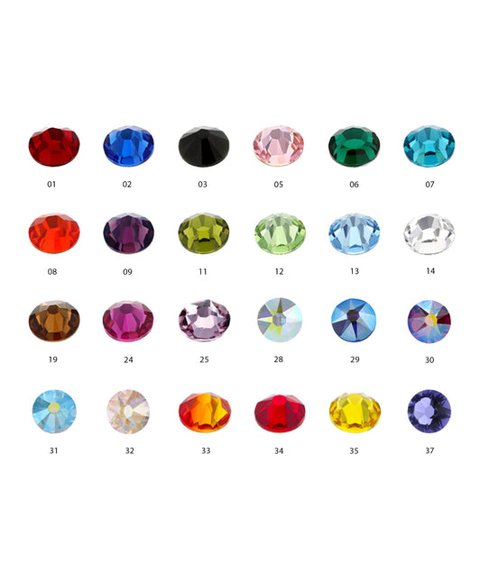 Ring med mørkerosa krystall