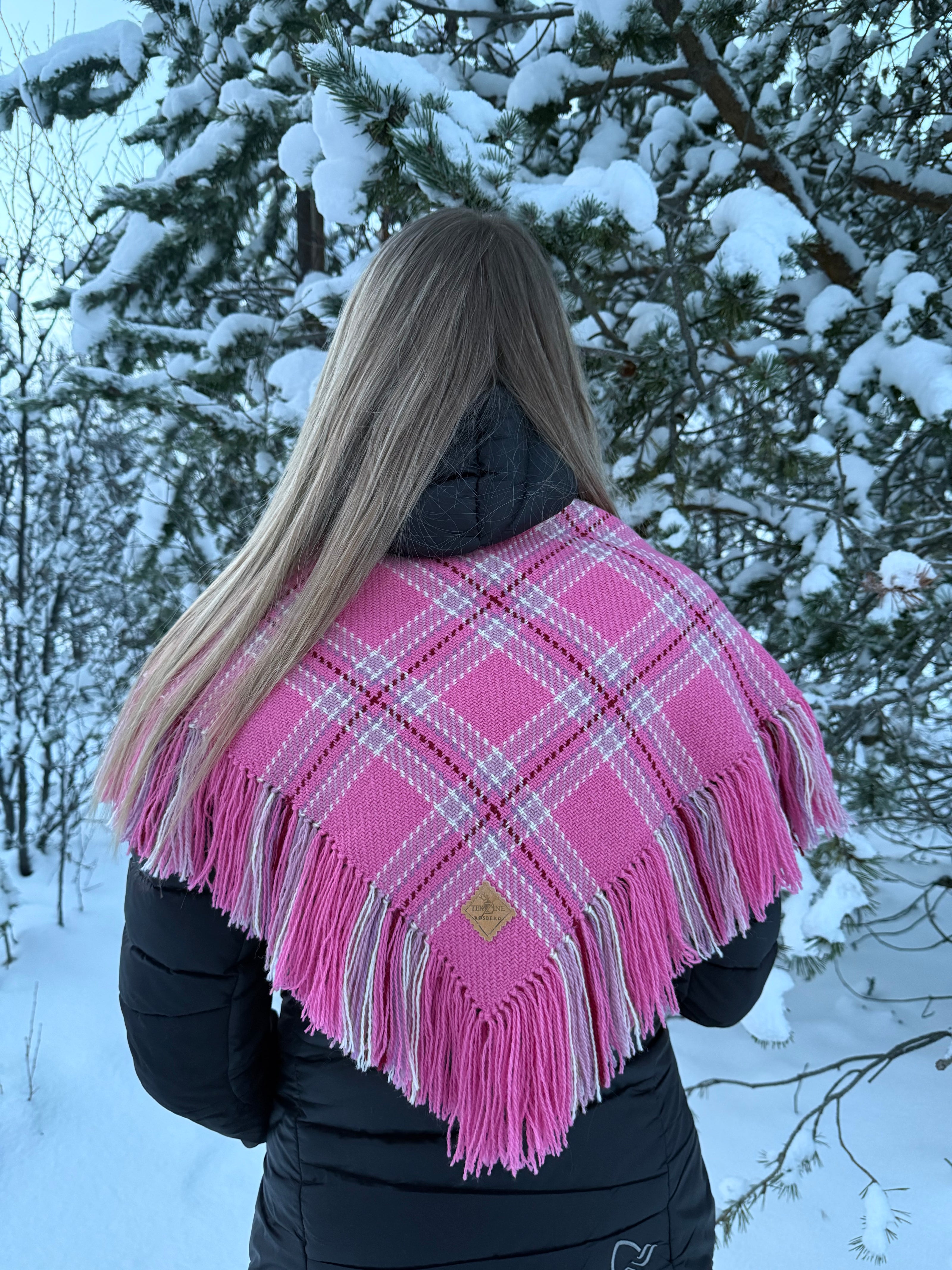 Ullsjal i mørk rosa