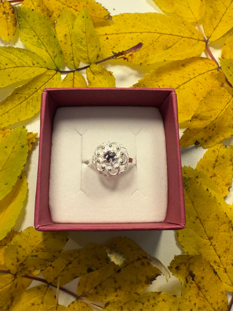 Ring med lavendel krystall