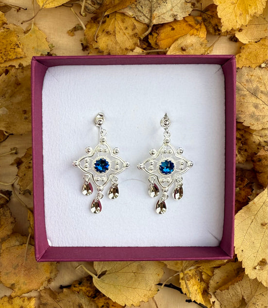 Ørepynt med mørkeblå krystall - utsolgt