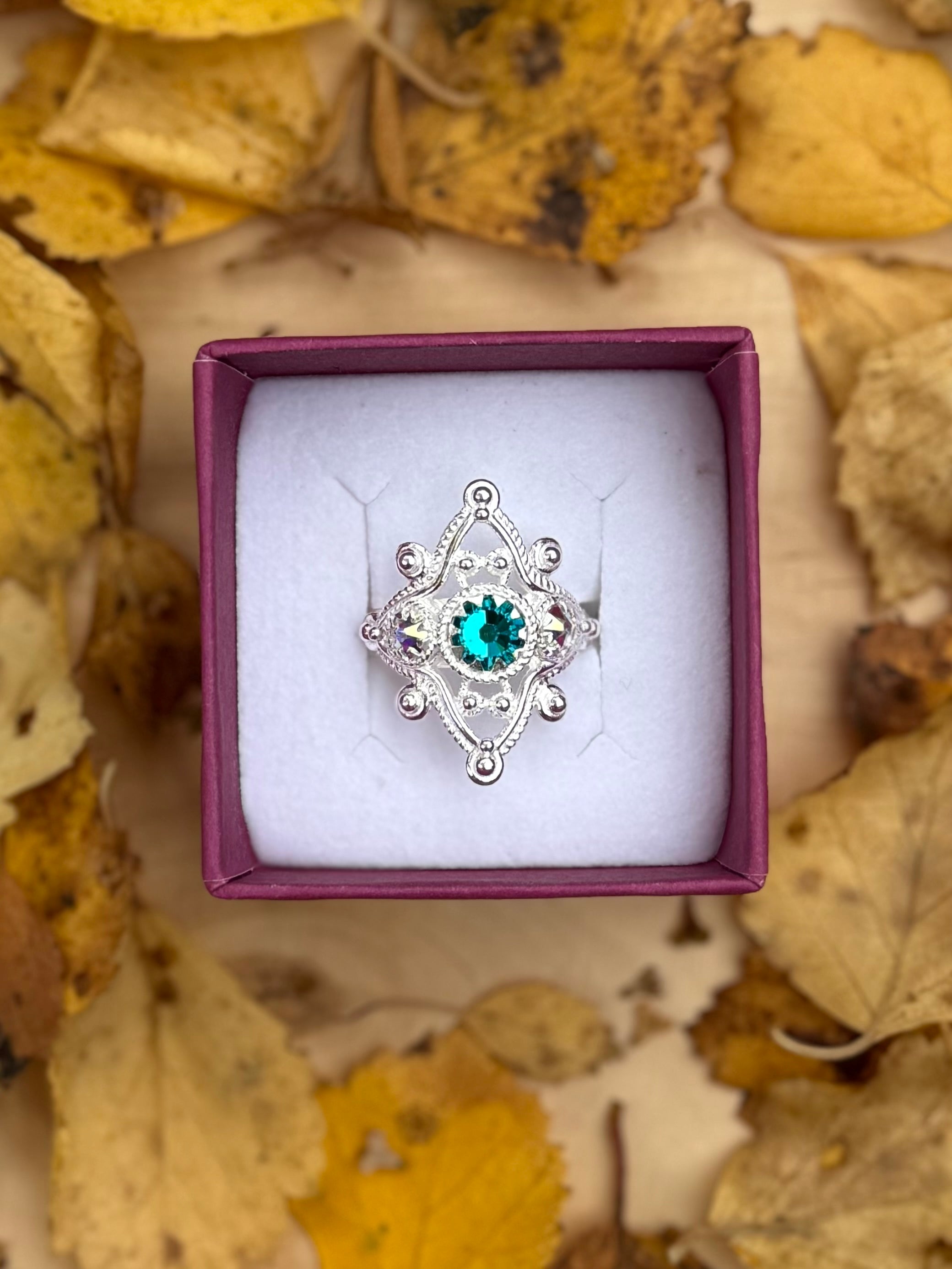 Ring med nordlys og turkis krystall - utsolgt