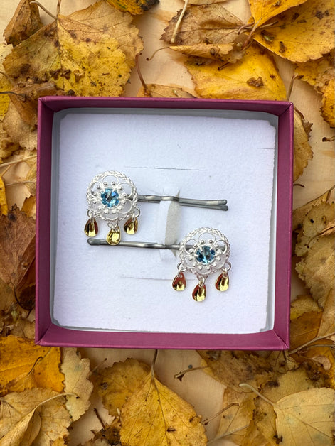 Hårpynt med lyseblå krystallsten - utsolgt