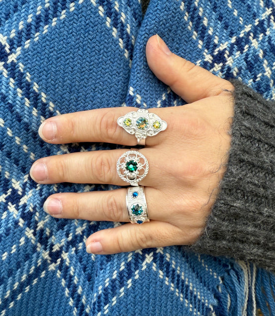 Ring med nordlysblå krystall - utsolgt