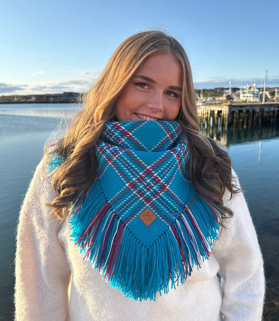 Ullsjal/ulloliidni i turkis og bringebær rød