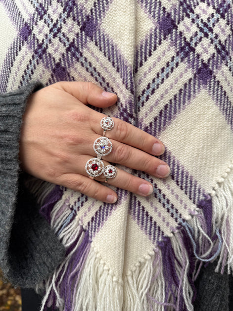 Ring med nordlys krystall