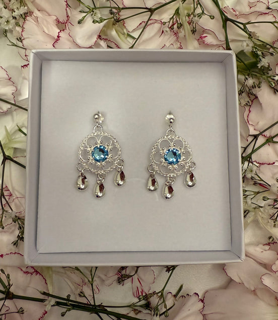 Ørepynt med lyseblå krystall - utsolgt