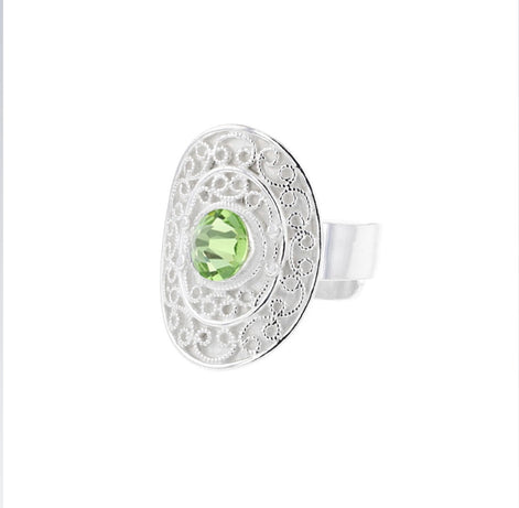 Ring med lysegrønn krystall - utsolgt