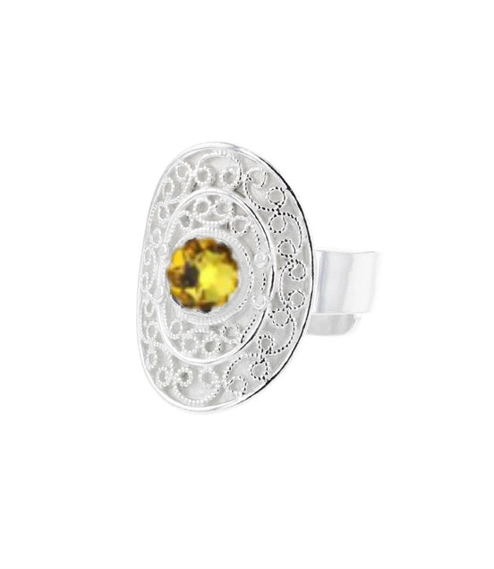 Ring med gul krystall