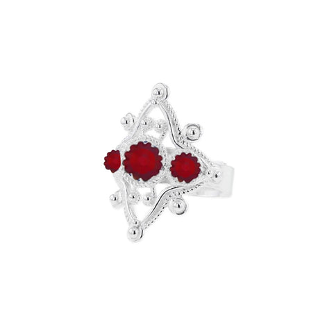 Ring med rød krystall
