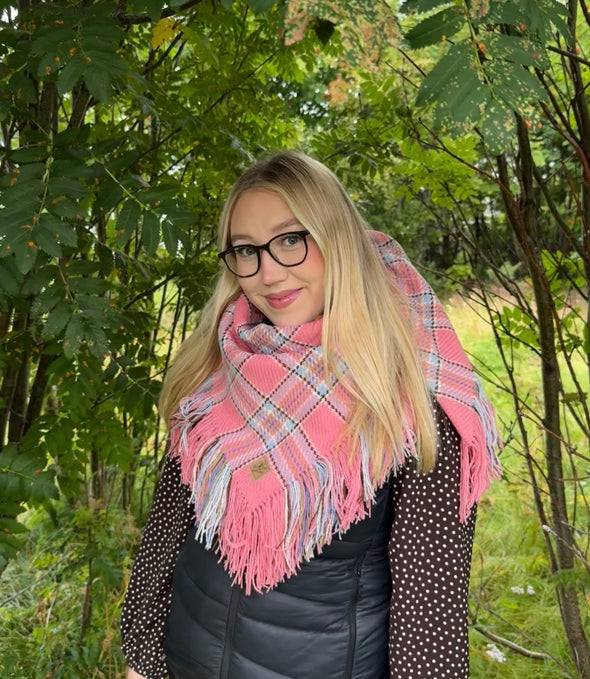 Ullsjal rosa og lyseblå