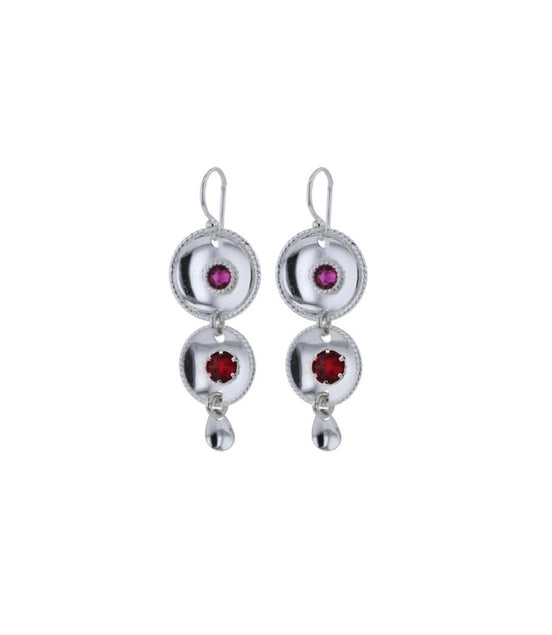 Ørepynt med mørkerosa og rød krystall