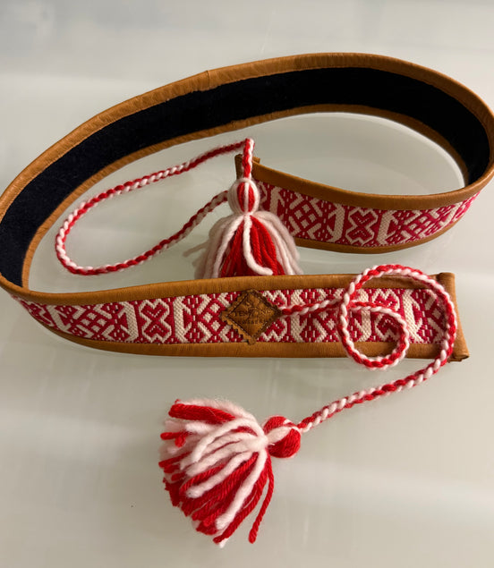 Skinnbelte i rød