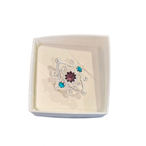 Ring med turkis og lilla krystaller