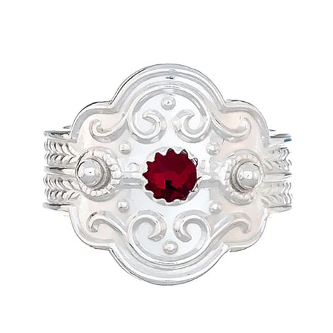 Ring med rød krystall