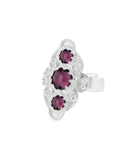 Ring med lilla krystall