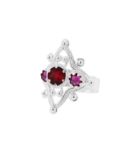 Ring med mørkerosa og rød krystall